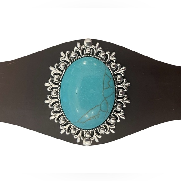 Faux Oval Turquoise Brown Leather Snap Bracelet - Picture 6 of 6